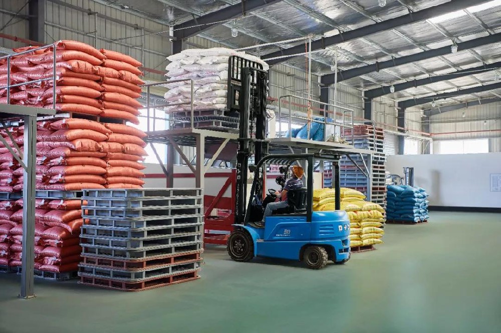 飼料行業比亞迪叉車應用案例